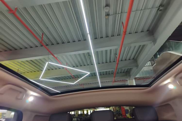 Used Wey VV5 2021 1.5T Two-Wheel Drive Color Pioneer Headliner