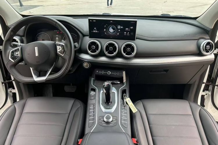 Used Wey VV5 2021 1.5T Two-Wheel Drive Color Pioneer Interior 1