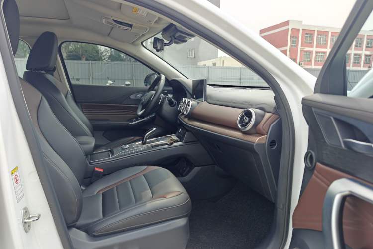 Used Wey VV5 2021 1.5T Two-Wheel Drive Smart Pioneer Interior 2