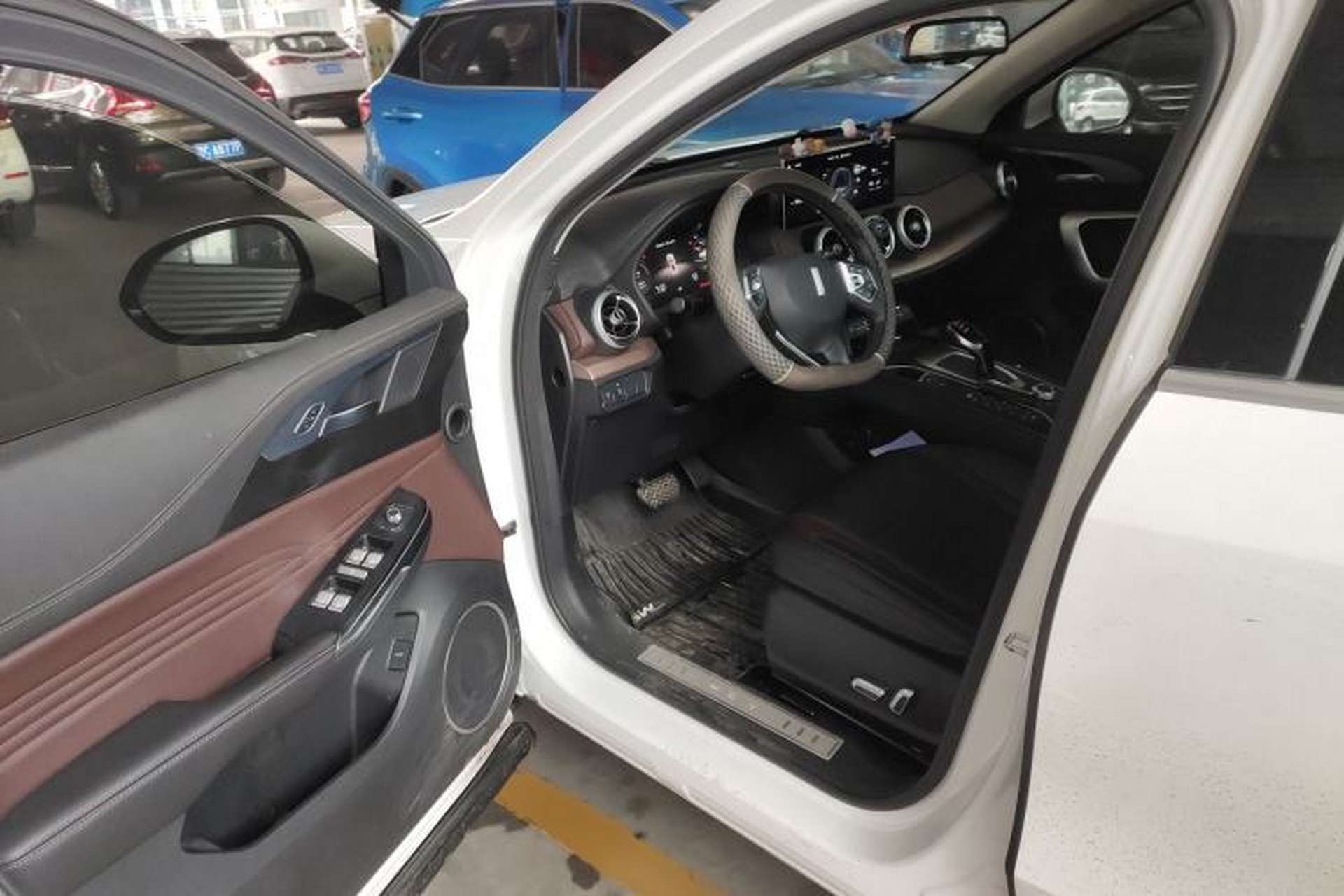 Used Wey VV5 2021 1.5T Two-Wheel Drive Smart Pioneer Interior 3