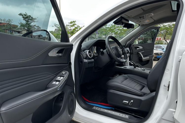 Used Wey VV5 2021 1.5T Two-Wheel Drive Smart Pioneer Interior 3