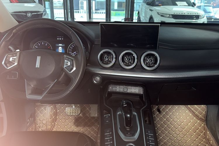 Used Wey VV5 2021 1.5T Two-Wheel Drive Color Pioneer Interior 3