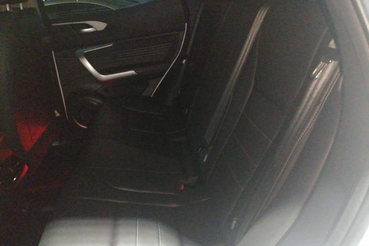 Used Wey VV5 2021 1.5T Two-Wheel Drive Color Pioneer Interior 4