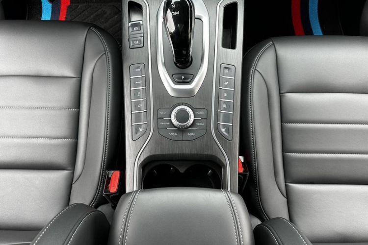 Used Wey VV5 2021 1.5T Two-Wheel Drive Smart Pioneer Interior 8