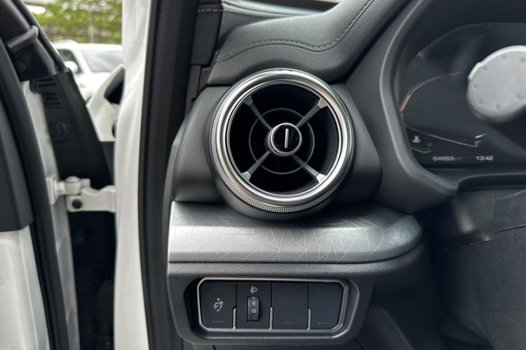 Used Wey VV5 2021 1.5T Two-Wheel Drive Smart Pioneer Interior 9
