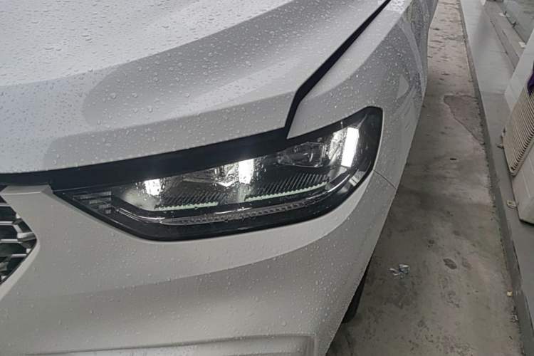 Used Wey VV5 2021 1.5T Two-Wheel Drive Smart Pioneer Left Front Headlight