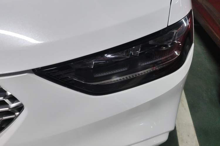 Used Wey VV5 2021 1.5T Two-Wheel Drive Color Pioneer Left Front Headlight