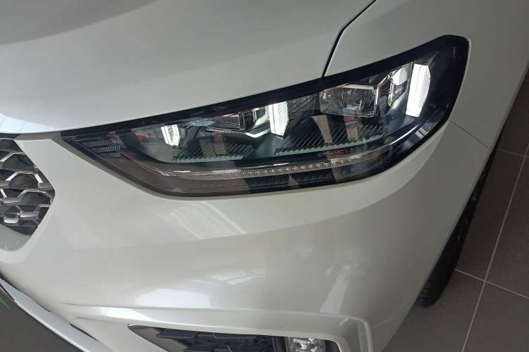 Used Wey VV5 2021 1.5T Two-Wheel Drive Color Pioneer Left Front Headlight