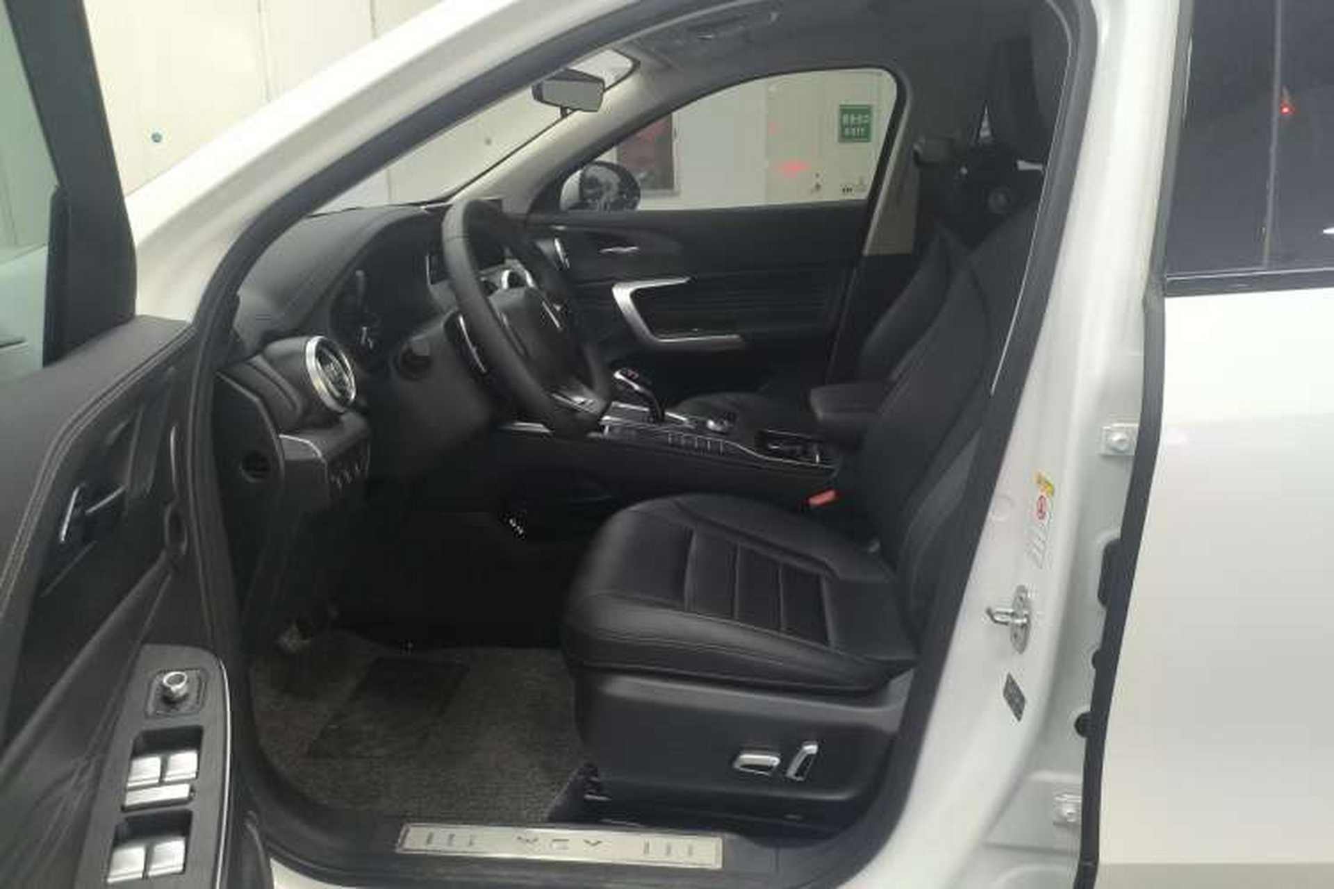 Used Wey VV5 2021 1.5T Two-Wheel Drive Color Pioneer Left Front Seat