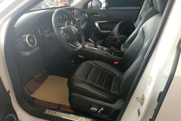 Used Wey VV5 2021 1.5T Two-Wheel Drive Color Pioneer Left Front Seat