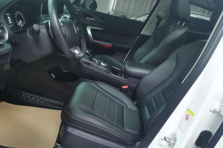 Used Wey VV5 2021 1.5T Two-Wheel Drive Color Pioneer Left Front Seat