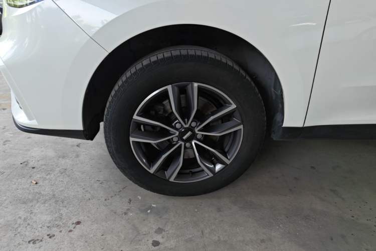 Used Wey VV5 2021 1.5T Two-Wheel Drive Color Pioneer Left Front Wheel Hub