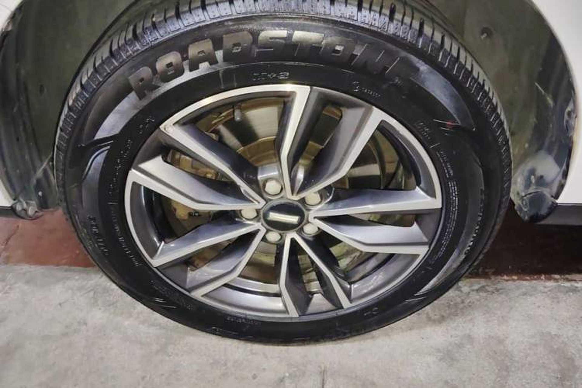 Used Wey VV5 2021 1.5T Two-Wheel Drive Smart Pioneer Left Front Wheel Hub