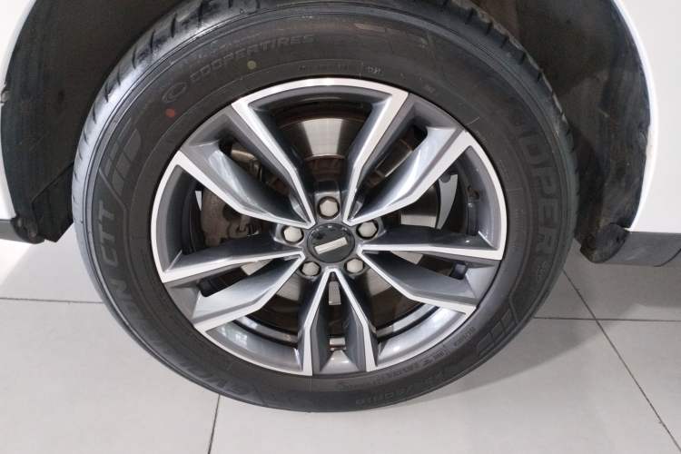 Used Wey VV5 2021 1.5T Two-Wheel Drive Color Pioneer Left Front Wheel Hub