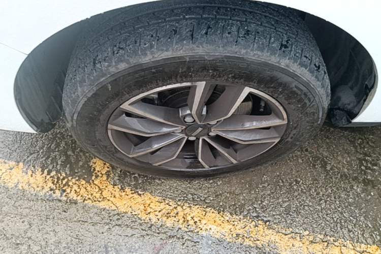Used Wey VV5 2021 1.5T Two-Wheel Drive Smart Pioneer Left Front Wheel Hub