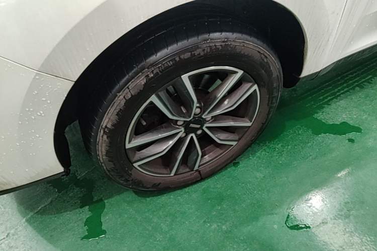 Used Wey VV5 2021 1.5T Two-Wheel Drive Smart Pioneer Left Front Wheel Hub