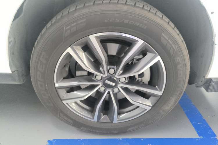 Used Wey VV5 2021 1.5T Two-Wheel Drive Color Pioneer Left Front Wheel Hub