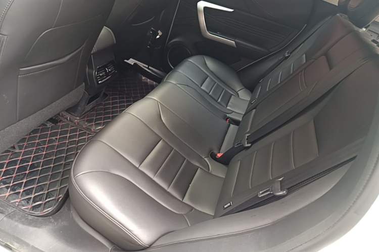 Used Wey VV5 2021 1.5T Two-Wheel Drive Smart Pioneer Left Rear Seat