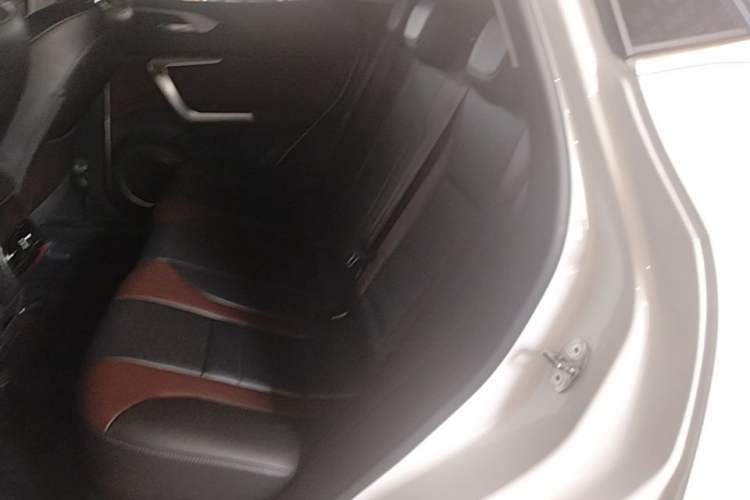 Used Wey VV5 2021 1.5T Two-Wheel Drive Color Pioneer Left Rear Seat