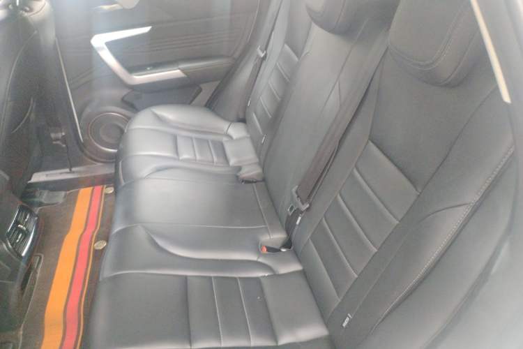 Used Wey VV5 2021 1.5T Two-Wheel Drive Color Pioneer Left Rear Seat