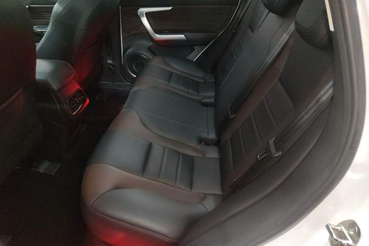 Used Wey VV5 2021 1.5T Two-Wheel Drive Color Pioneer Left Rear Seat