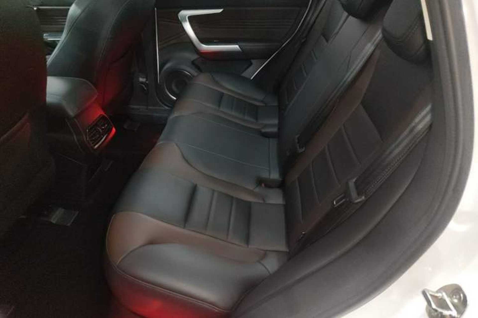 Used Wey VV5 2021 1.5T Two-Wheel Drive Color Pioneer Left Rear Seat