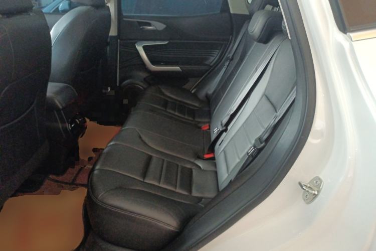 Used Wey VV5 2021 1.5T Two-Wheel Drive Color Pioneer Left Rear Seat
