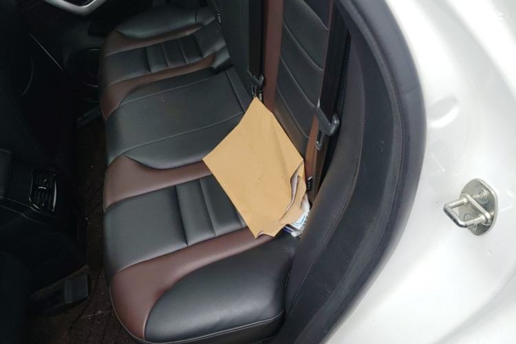 Used Wey VV5 2021 1.5T Two-Wheel Drive Color Pioneer Left Rear Seat