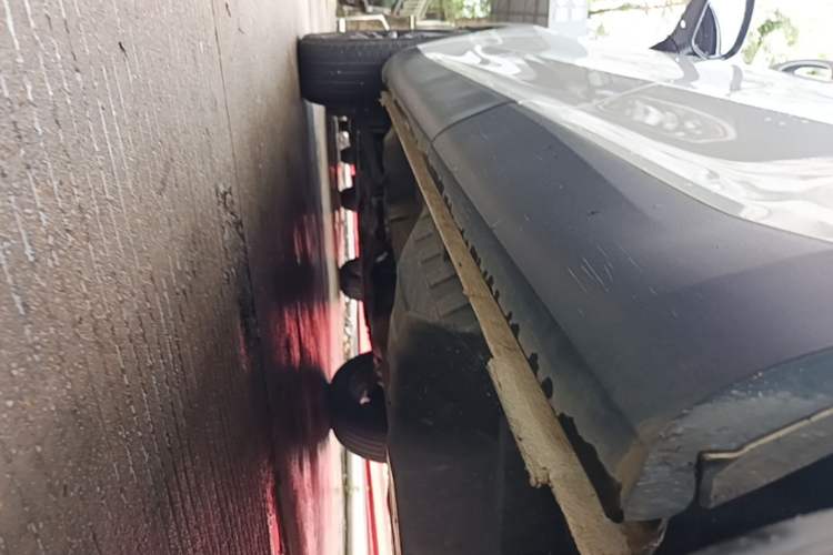Used Wey VV5 2021 1.5T Two-Wheel Drive Smart Pioneer Left Side Sill