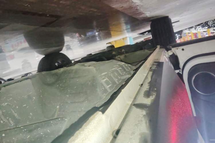 Used Wey VV5 2021 1.5T Two-Wheel Drive Smart Pioneer Left Side Sill