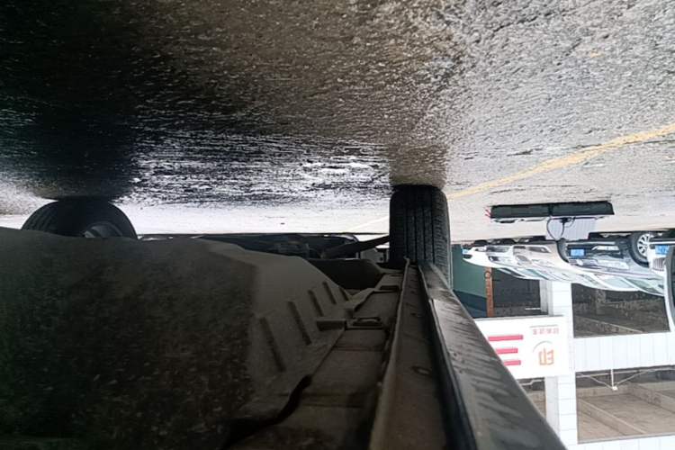 Used Wey VV5 2021 1.5T Two-Wheel Drive Smart Pioneer Left Side Sill