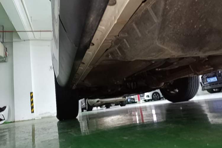 Used Wey VV5 2021 1.5T Two-Wheel Drive Color Pioneer Left Side Sill
