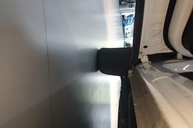 Used Wey VV5 2021 1.5T Two-Wheel Drive Smart Pioneer Left Side Sill