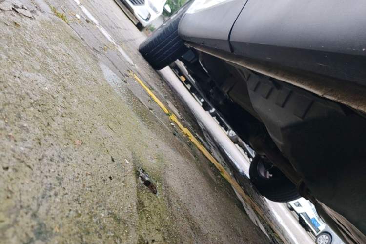 Used Wey VV5 2021 1.5T Two-Wheel Drive Color Pioneer Left Side Sill