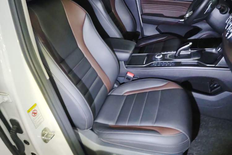 Used Wey VV5 2021 1.5T Two-Wheel Drive Smart Pioneer Right Front Seat