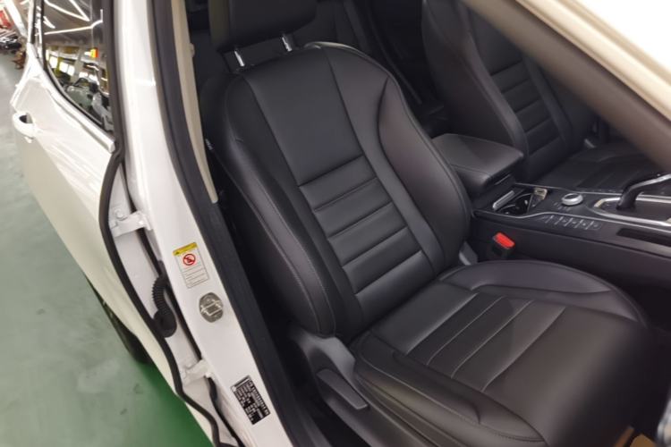 Used Wey VV5 2021 1.5T Two-Wheel Drive Color Pioneer Right Front Seat