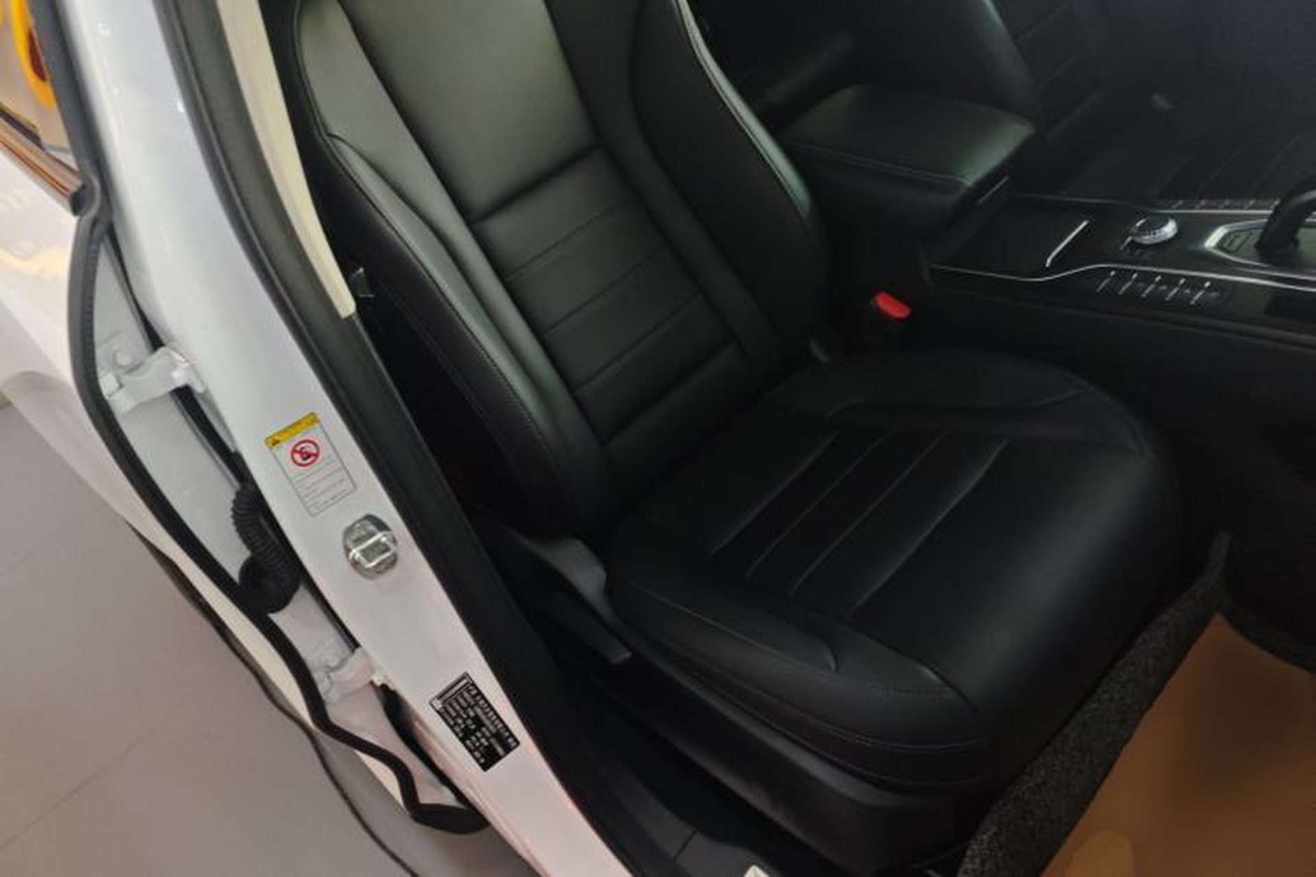 Used Wey VV5 2021 1.5T Two-Wheel Drive Color Pioneer Right Front Seat