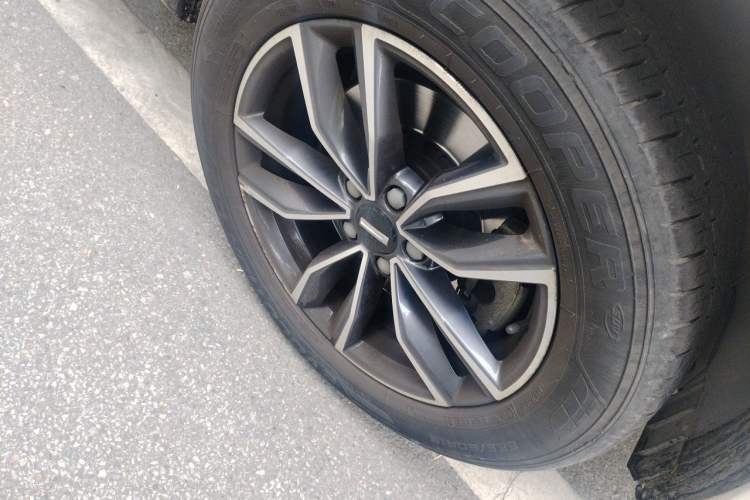 Used Wey VV5 2021 1.5T Two-Wheel Drive Color Pioneer Right Front Wheel Hub