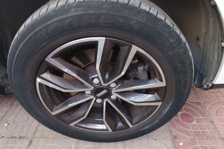 Used Wey VV5 2021 1.5T Two-Wheel Drive Color Pioneer Right Front Wheel Hub