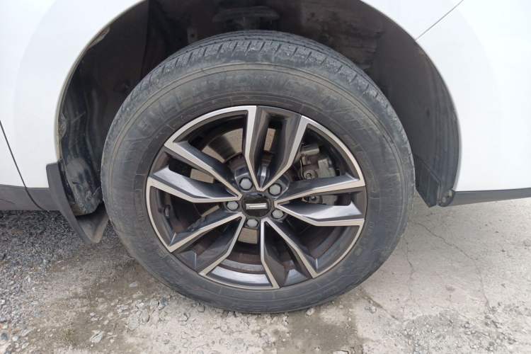 Used Wey VV5 2021 1.5T Two-Wheel Drive Color Pioneer Right Front Wheel Hub