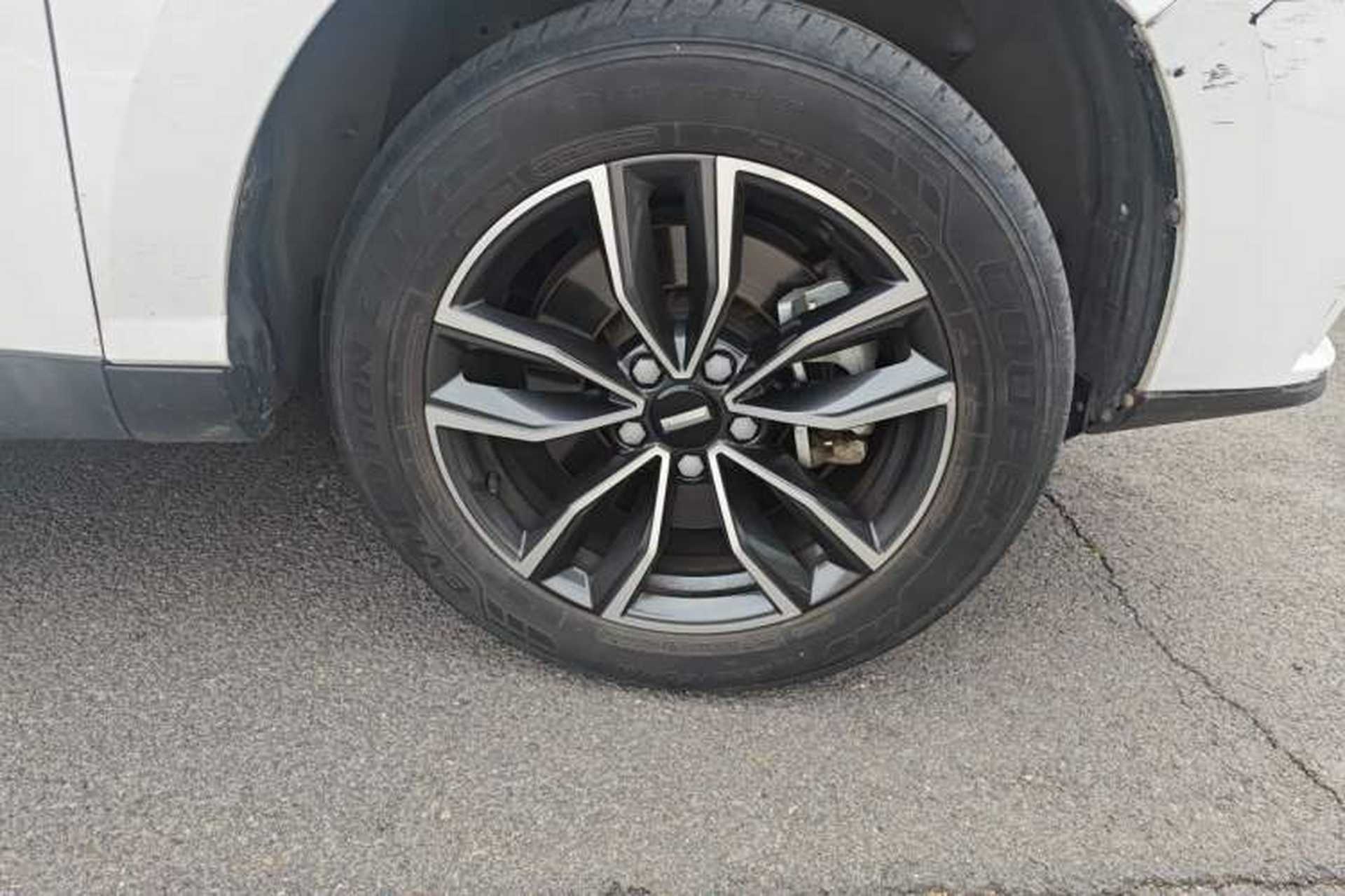 Used Wey VV5 2021 1.5T Two-Wheel Drive Color Pioneer Right Front Wheel Hub
