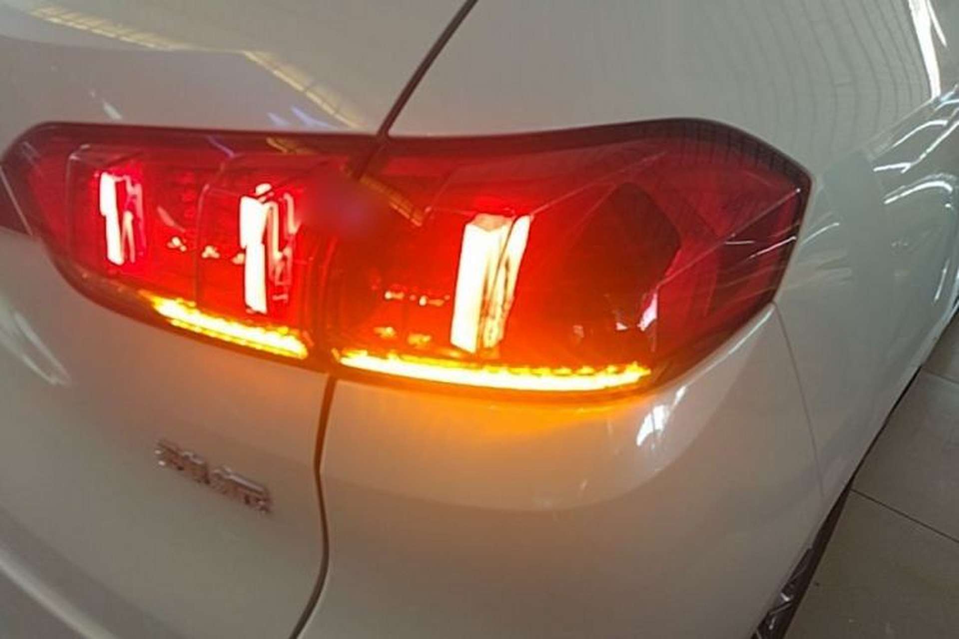 Used Wey VV5 2021 1.5T Two-Wheel Drive Color Pioneer Right Rear Taillight
