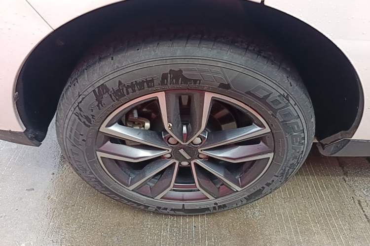 Used Wey VV5 2021 1.5T Two-Wheel Drive Smart Pioneer Right Rear Wheel Hub