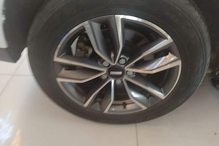 Used Wey VV5 2021 1.5T Two-Wheel Drive Color Pioneer Right Rear Wheel Hub