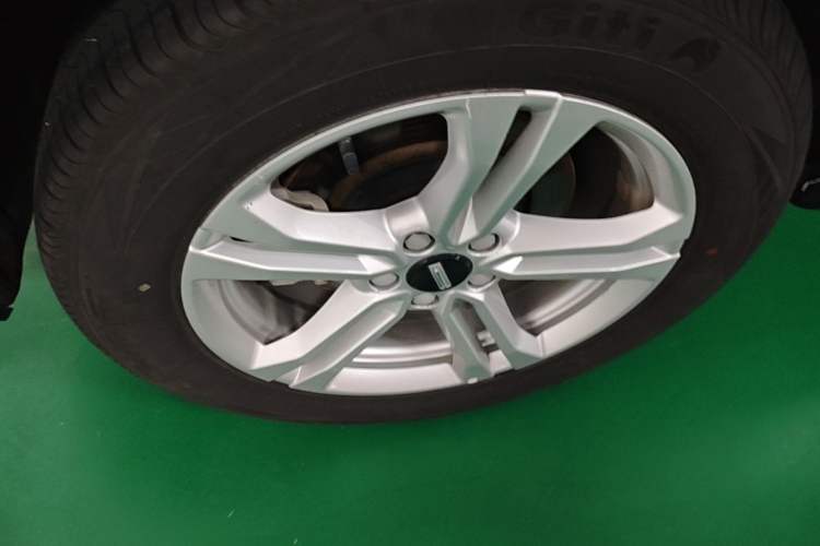 Used Wey VV5 2021 1.5T Two-Wheel Drive Color Pioneer Right Rear Wheel Hub
