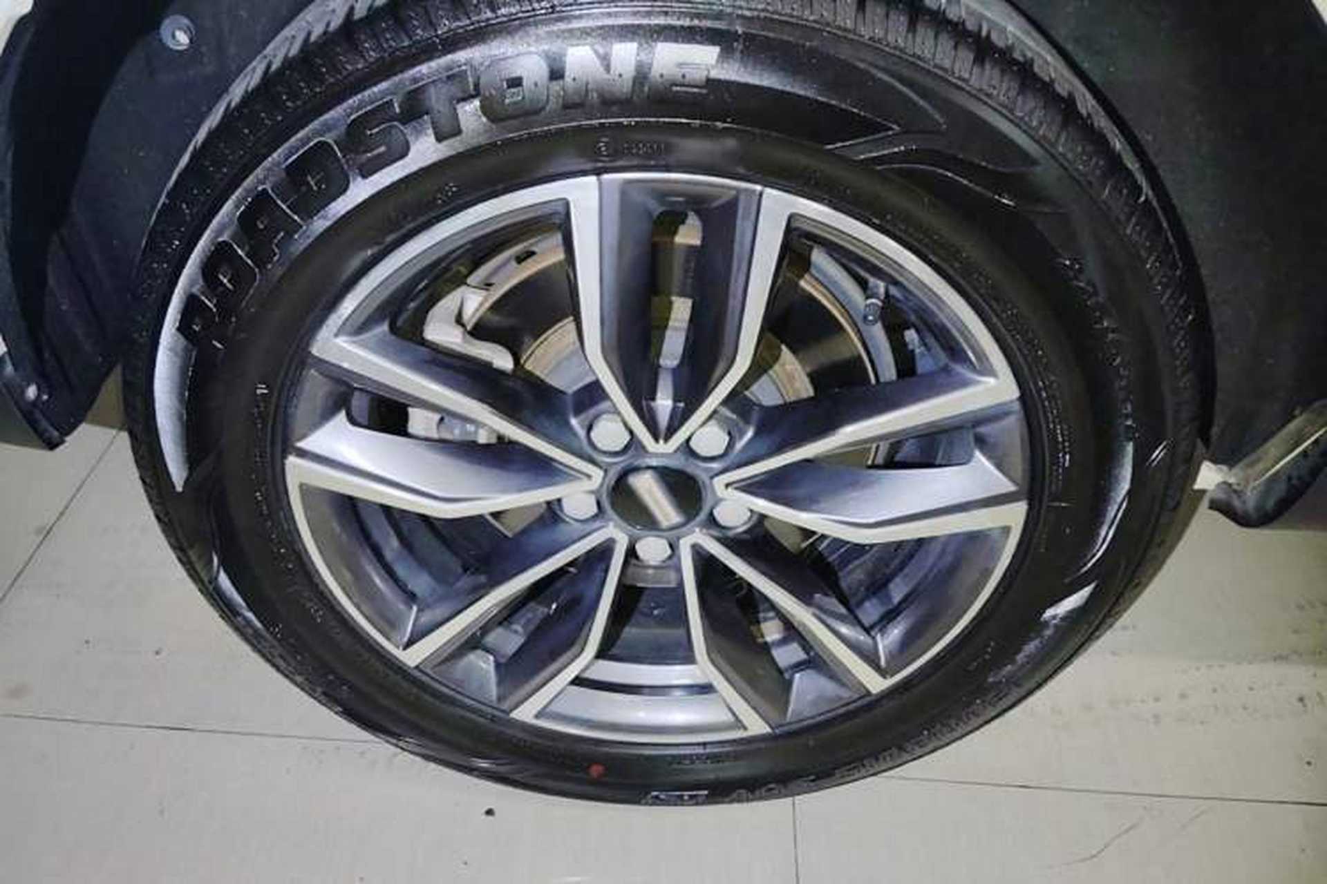 Used Wey VV5 2021 1.5T Two-Wheel Drive Smart Pioneer Right Rear Wheel Hub