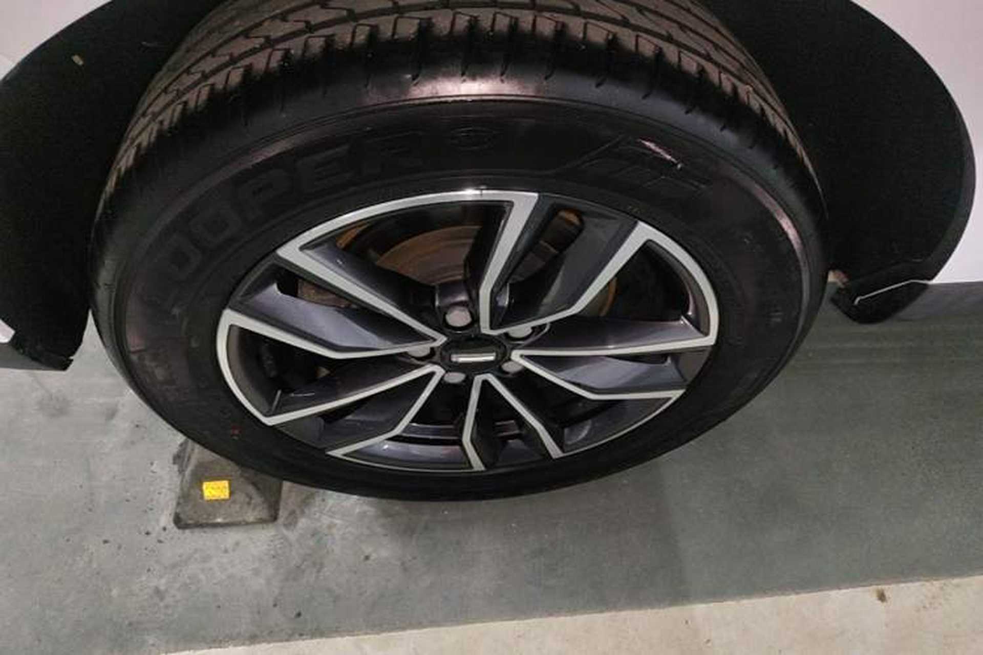 Used Wey VV5 2021 1.5T Two-Wheel Drive Color Pioneer Right Rear Wheel Hub