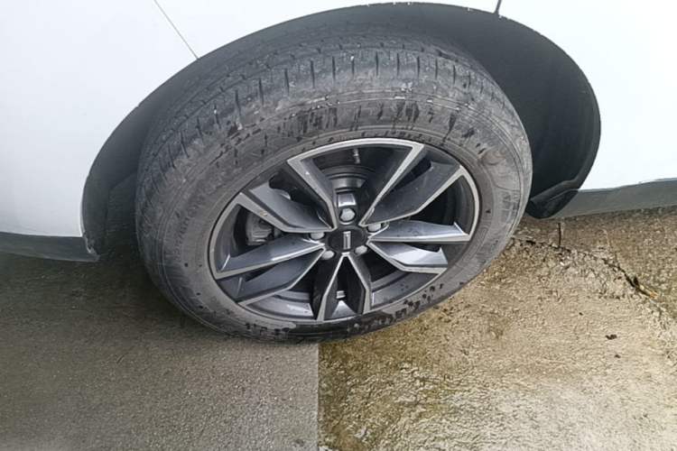 Used Wey VV5 2021 1.5T Two-Wheel Drive Smart Pioneer Right Rear Wheel Hub