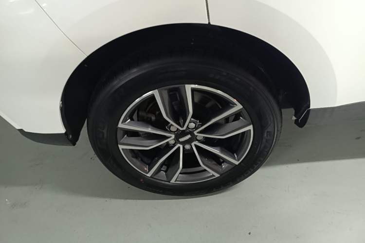 Used Wey VV5 2021 1.5T Two-Wheel Drive Color Pioneer Right Rear Wheel Hub