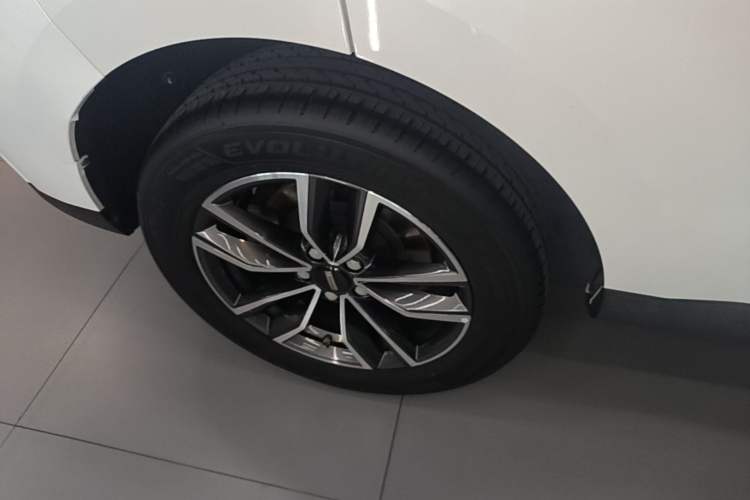 Used Wey VV5 2021 1.5T Two-Wheel Drive Smart Pioneer Right Rear Wheel Hub